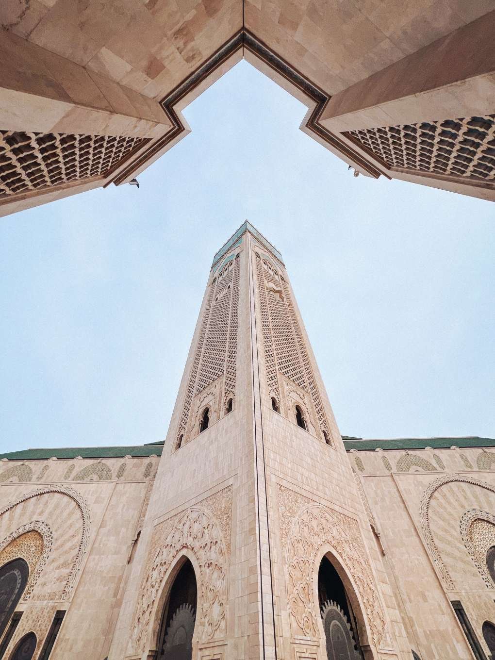 عمارة إسلامية وأقواس مسجد